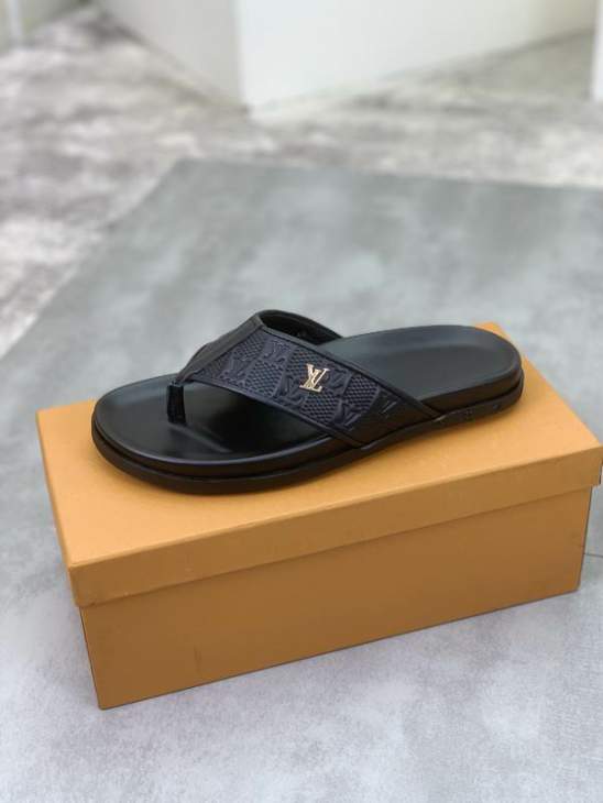 Picture of Louis Vuitton Slippers _SKULVsz38-45mnf03191414